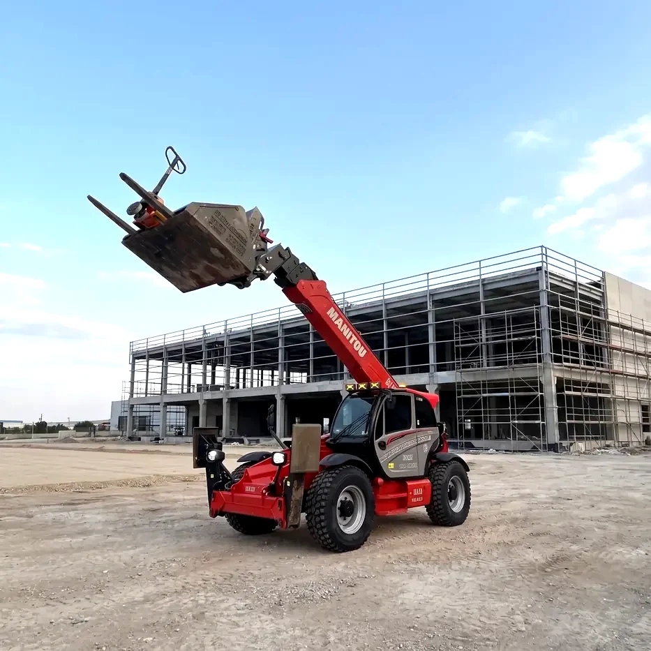 Manitou MT 18-40 teleskopik yükleyici şantiyede